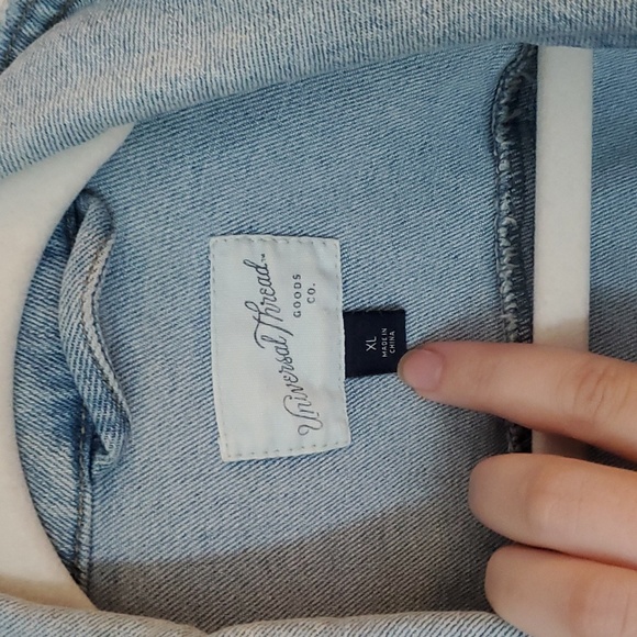 Jean jacket - Picture 2 of 3